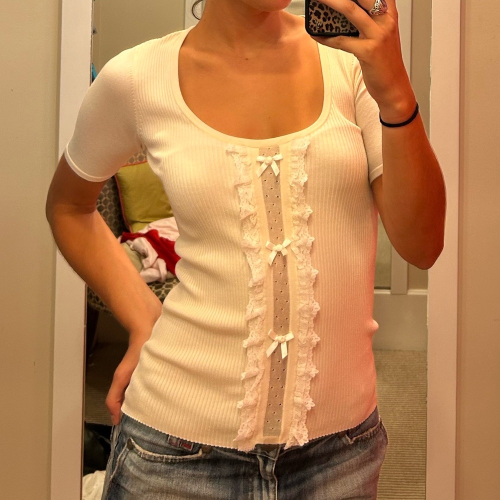 Votre Nom Cream Ribbed Ruffled Blouse - Picture 4 of 5